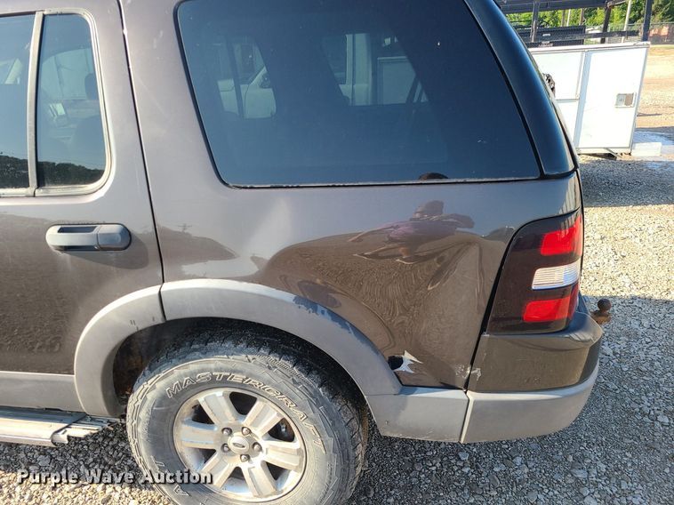 image for item LE9196 2006 Ford Explorer  SUV