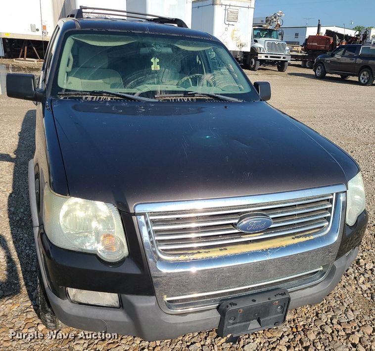 image for item LE9196 2006 Ford Explorer  SUV