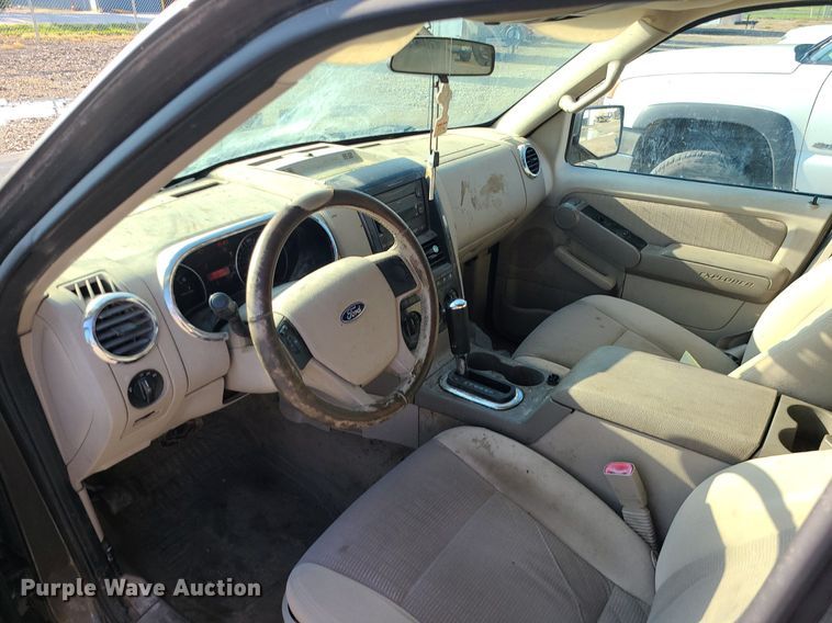 image for item LE9196 2006 Ford Explorer  SUV