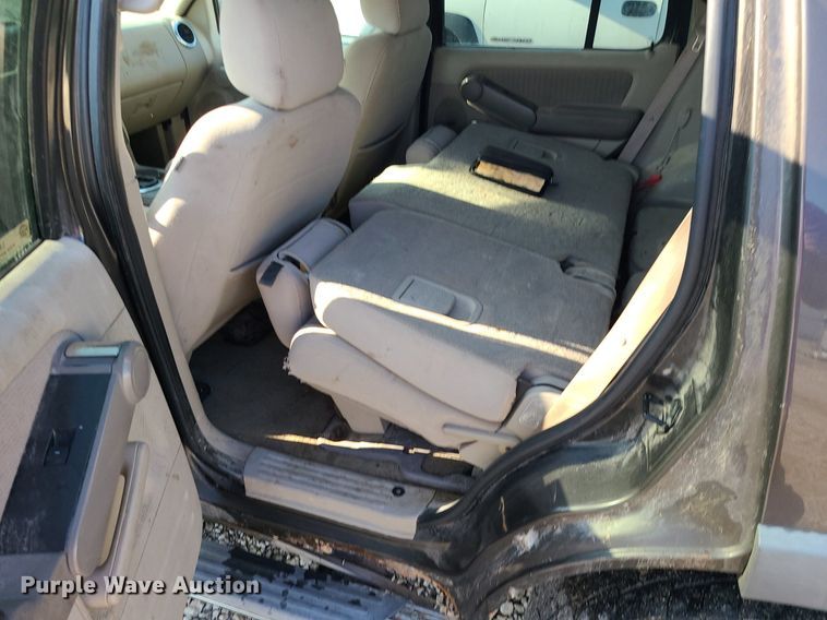 image for item LE9196 2006 Ford Explorer  SUV