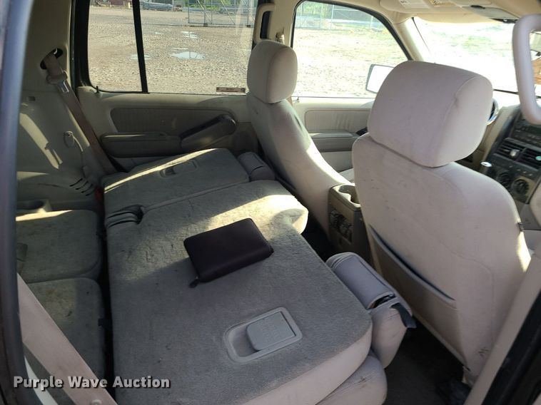 image for item LE9196 2006 Ford Explorer  SUV