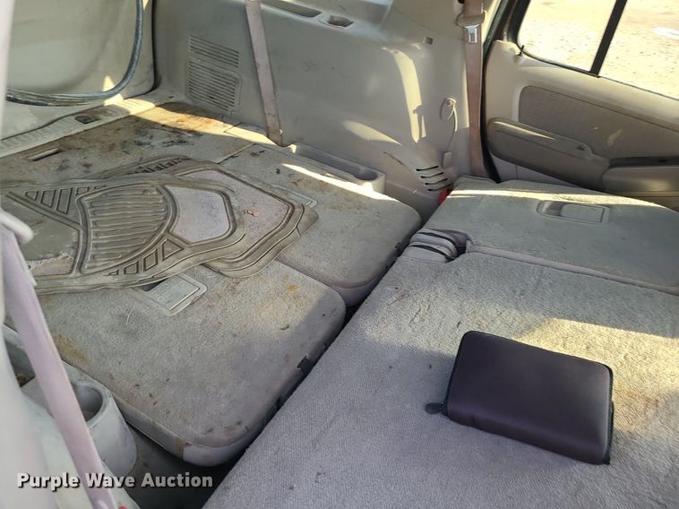 image for item LE9196 2006 Ford Explorer  SUV