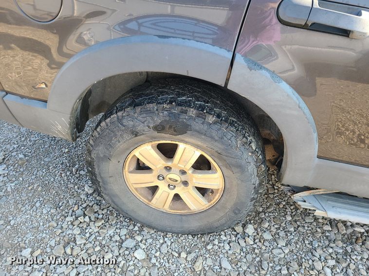 image for item LE9196 2006 Ford Explorer  SUV