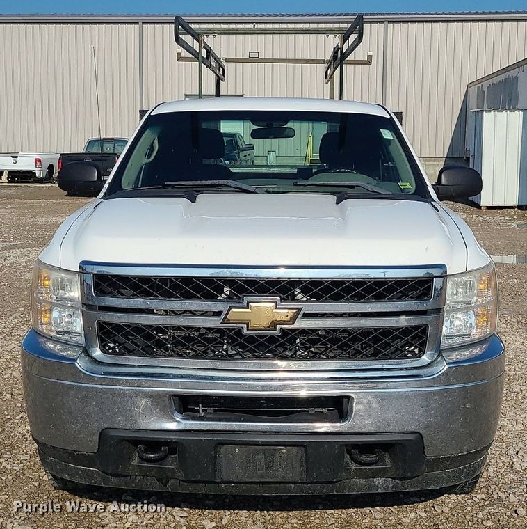 image for item LE9198 2011 Chevrolet Silverado 2500HD  pickup truck