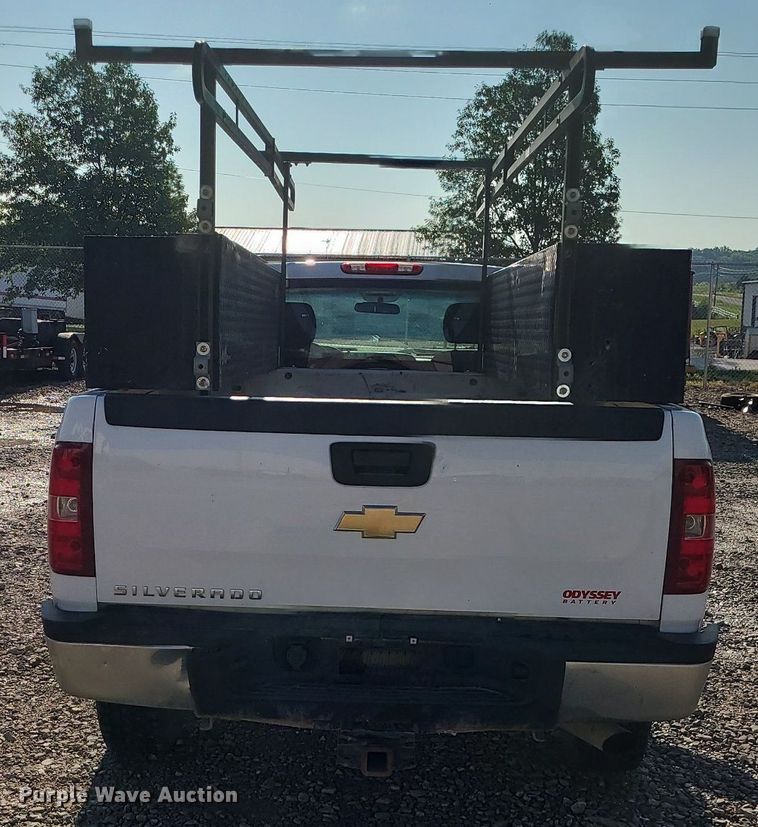 image for item LE9198 2011 Chevrolet Silverado 2500HD  pickup truck