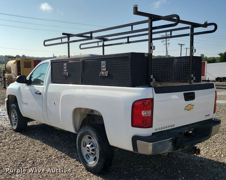 image for item LE9198 2011 Chevrolet Silverado 2500HD  pickup truck
