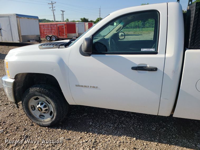 image for item LE9198 2011 Chevrolet Silverado 2500HD  pickup truck
