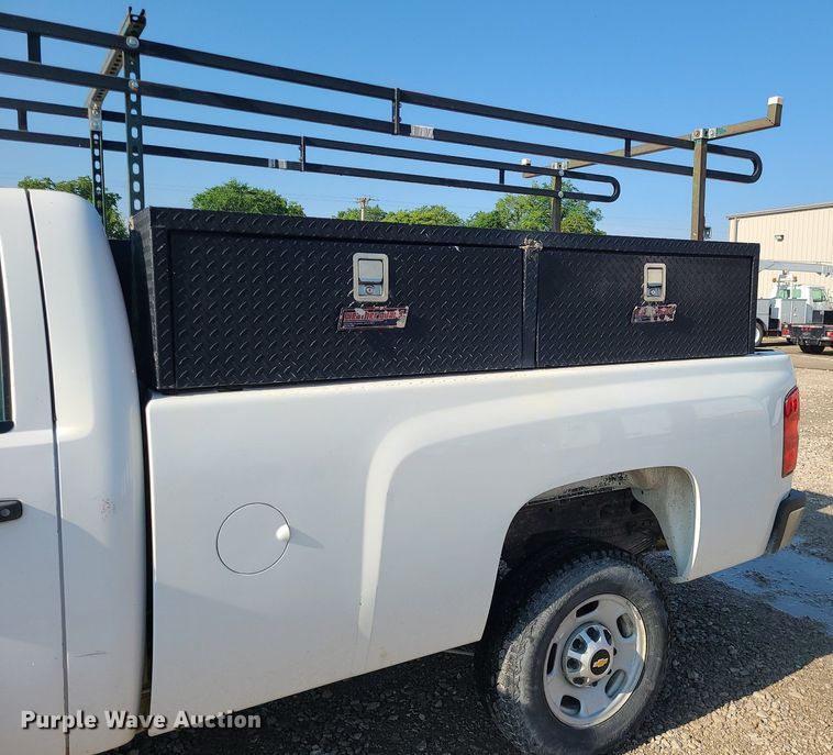 image for item LE9198 2011 Chevrolet Silverado 2500HD  pickup truck