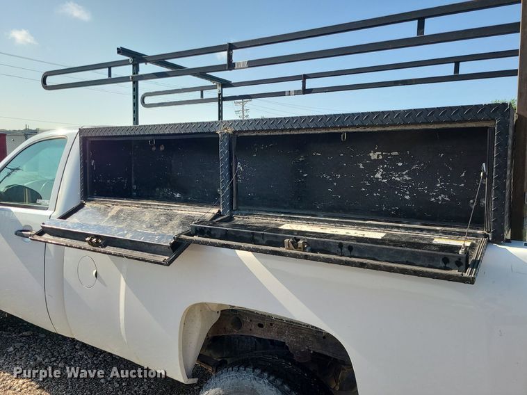 image for item LE9198 2011 Chevrolet Silverado 2500HD  pickup truck