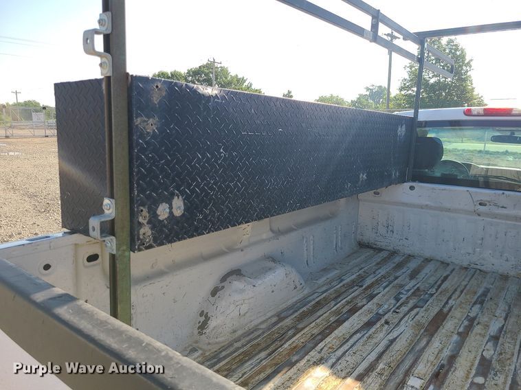 image for item LE9198 2011 Chevrolet Silverado 2500HD  pickup truck