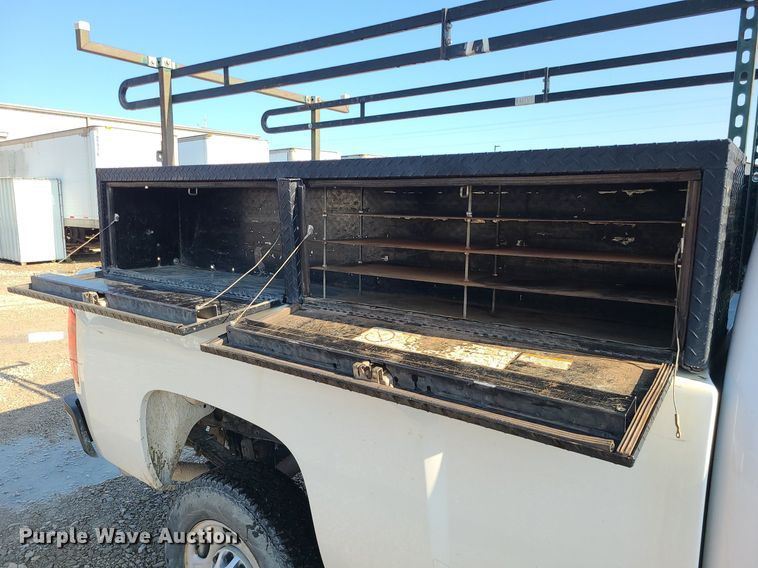 image for item LE9198 2011 Chevrolet Silverado 2500HD  pickup truck