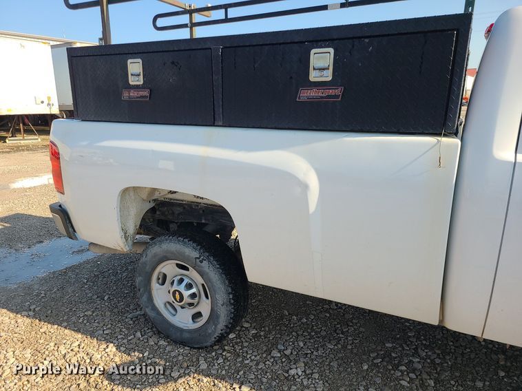 image for item LE9198 2011 Chevrolet Silverado 2500HD  pickup truck