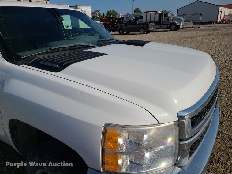 image for item LE9198 2011 Chevrolet Silverado 2500HD  pickup truck