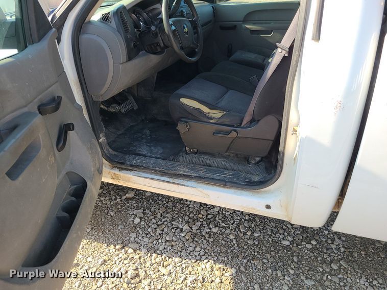 image for item LE9198 2011 Chevrolet Silverado 2500HD  pickup truck