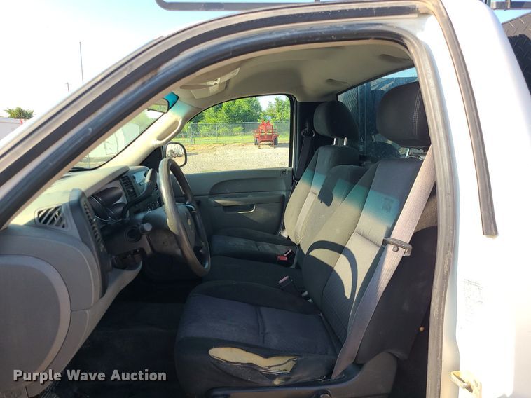 image for item LE9198 2011 Chevrolet Silverado 2500HD  pickup truck