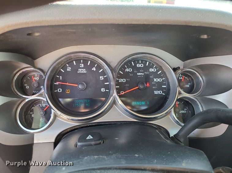 image for item LE9198 2011 Chevrolet Silverado 2500HD  pickup truck