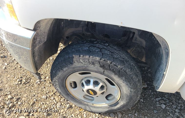 image for item LE9198 2011 Chevrolet Silverado 2500HD  pickup truck