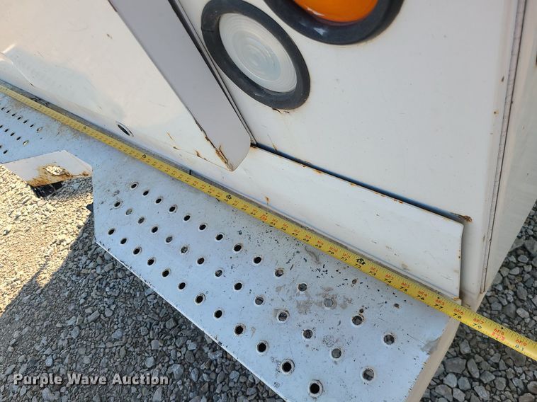 image for item LE9199 2007 Chevrolet Silverado 2500HD  utility bed pickup truck