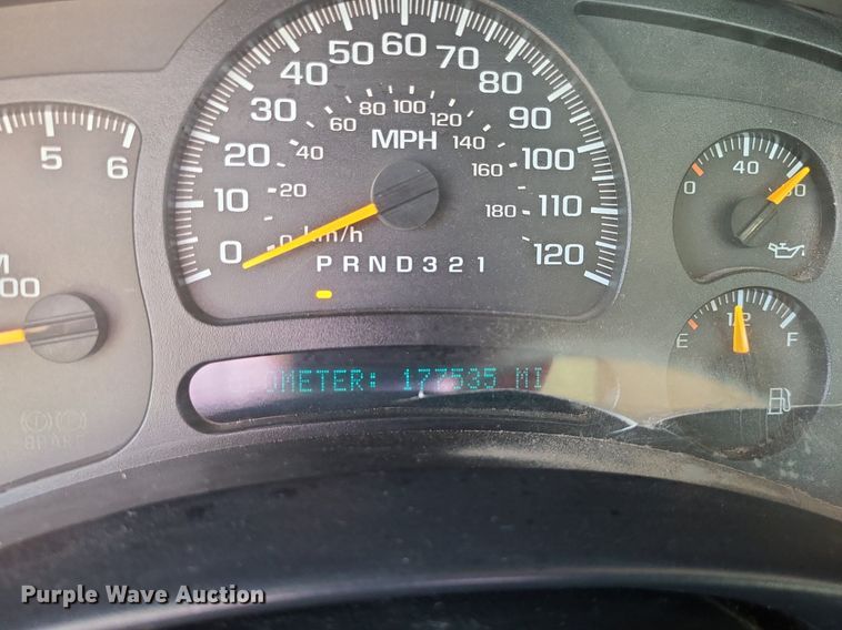 image for item LE9199 2007 Chevrolet Silverado 2500HD  utility bed pickup truck