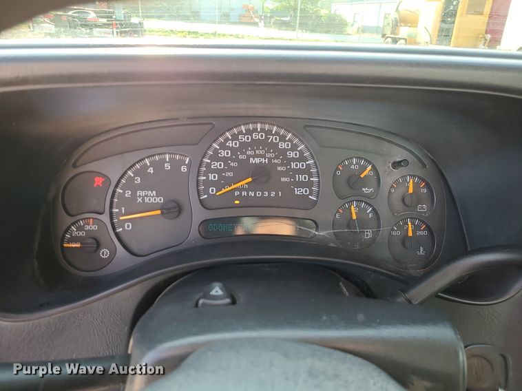 image for item LE9199 2007 Chevrolet Silverado 2500HD  utility bed pickup truck