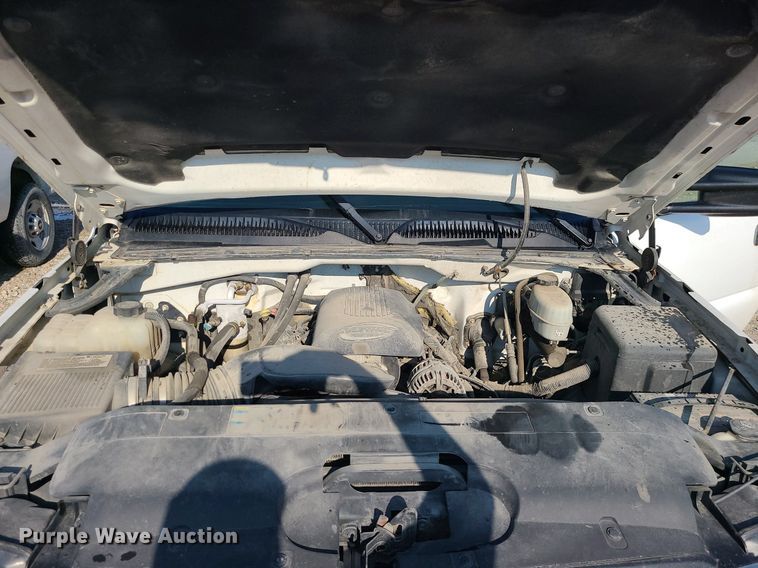 image for item LE9199 2007 Chevrolet Silverado 2500HD  utility bed pickup truck