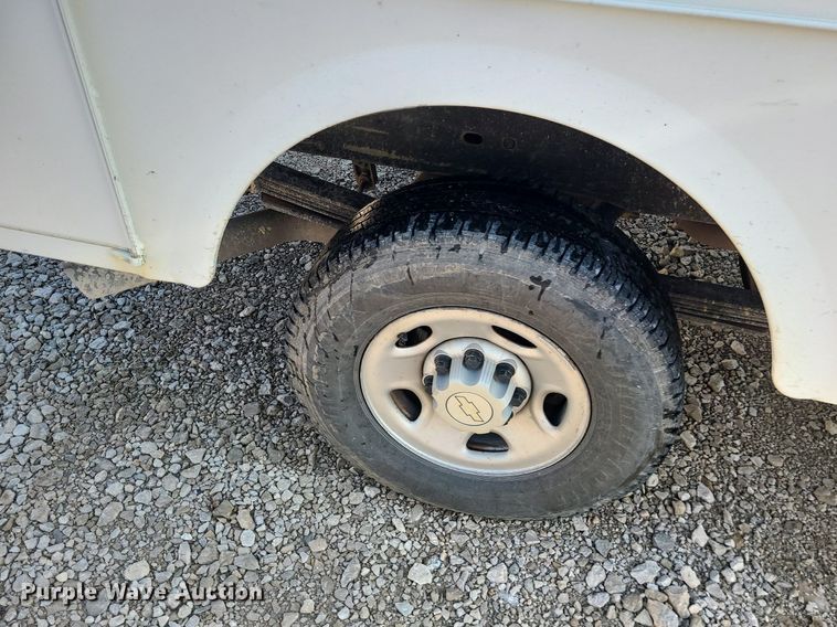 image for item LE9199 2007 Chevrolet Silverado 2500HD  utility bed pickup truck