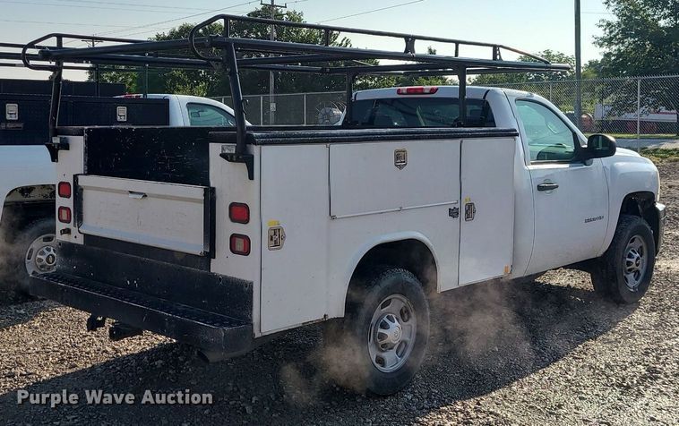 image for item LE9200 2012 Chevrolet Silverado 2500HD  utility bed pickup truck