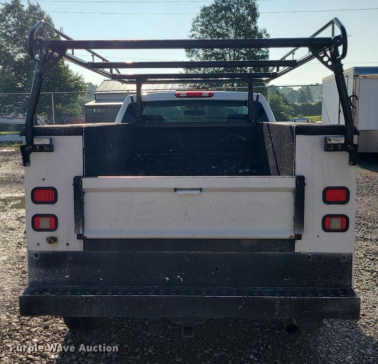 image for item LE9200 2012 Chevrolet Silverado 2500HD  utility bed pickup truck