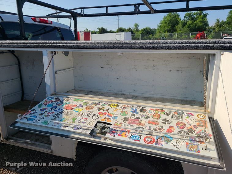 image for item LE9200 2012 Chevrolet Silverado 2500HD  utility bed pickup truck