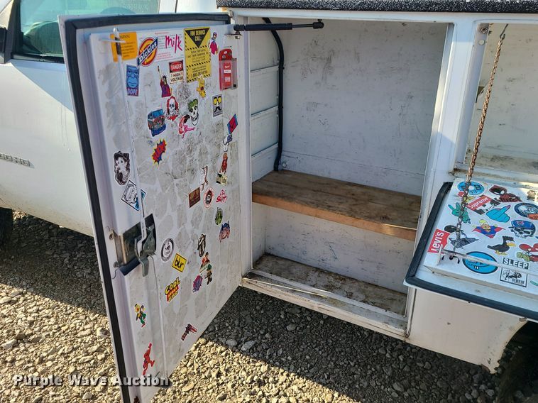 image for item LE9200 2012 Chevrolet Silverado 2500HD  utility bed pickup truck