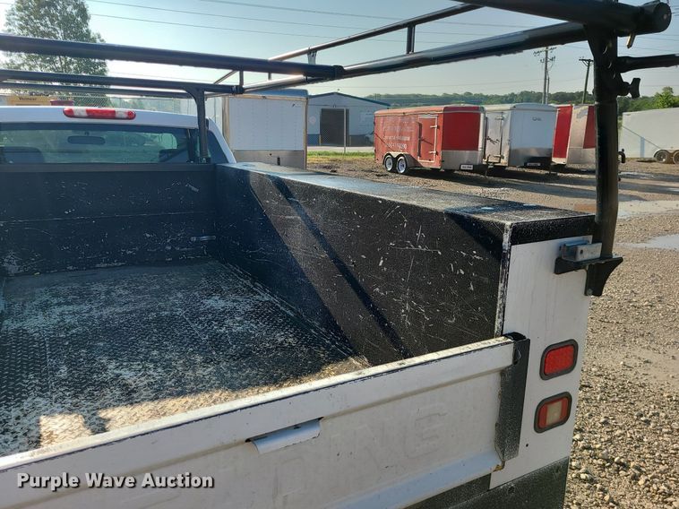 image for item LE9200 2012 Chevrolet Silverado 2500HD  utility bed pickup truck