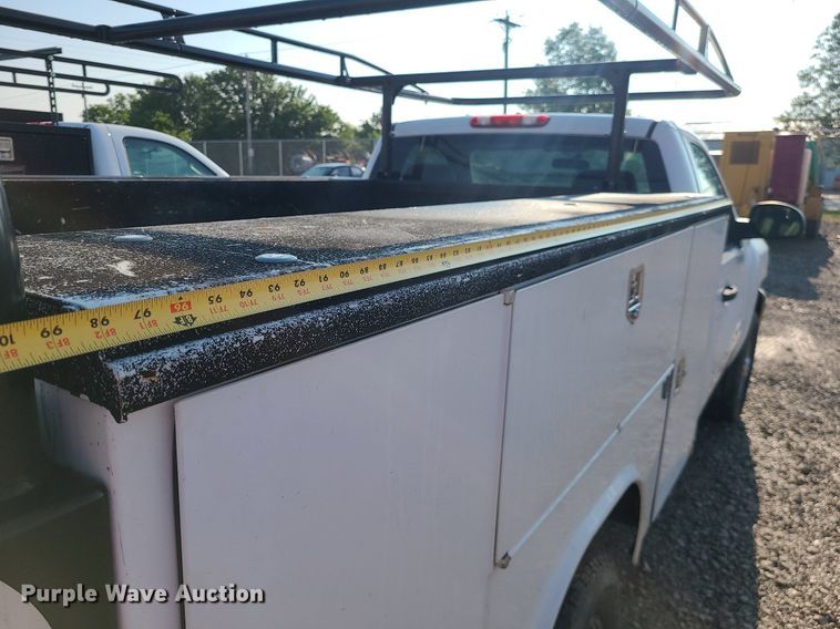 image for item LE9200 2012 Chevrolet Silverado 2500HD  utility bed pickup truck