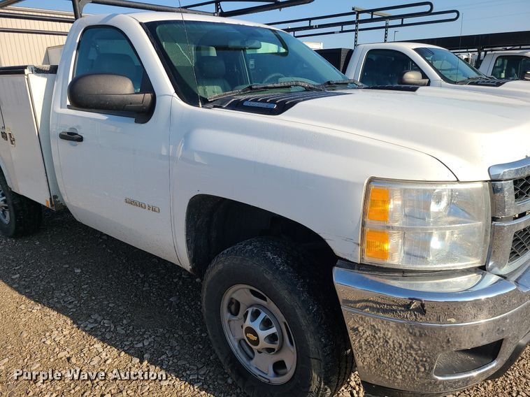 image for item LE9200 2012 Chevrolet Silverado 2500HD  utility bed pickup truck