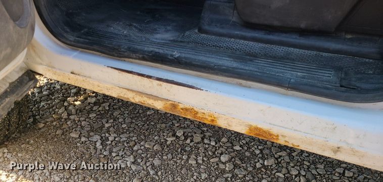 image for item LE9200 2012 Chevrolet Silverado 2500HD  utility bed pickup truck