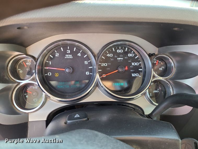 image for item LE9200 2012 Chevrolet Silverado 2500HD  utility bed pickup truck