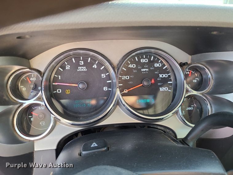 image for item LE9200 2012 Chevrolet Silverado 2500HD  utility bed pickup truck