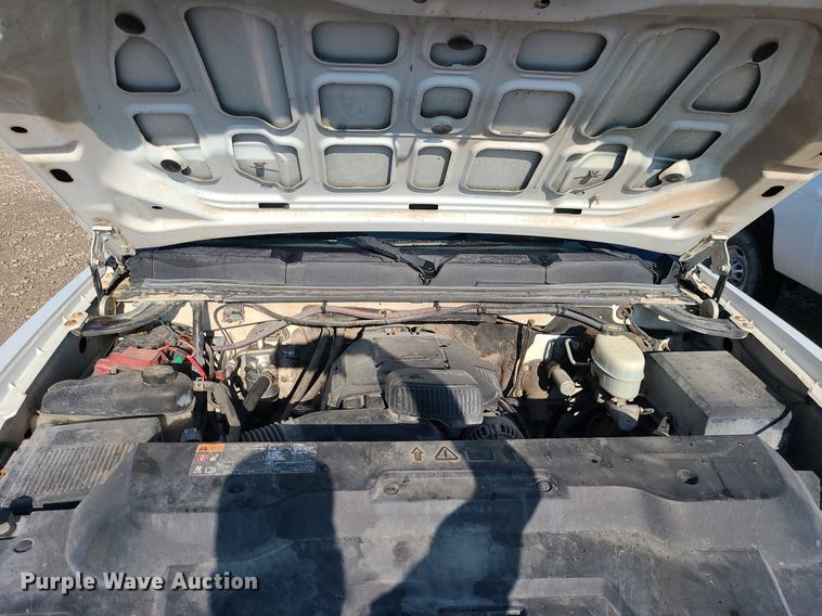 image for item LE9200 2012 Chevrolet Silverado 2500HD  utility bed pickup truck