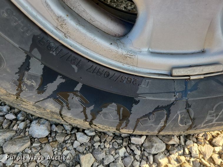 image for item LE9200 2012 Chevrolet Silverado 2500HD  utility bed pickup truck