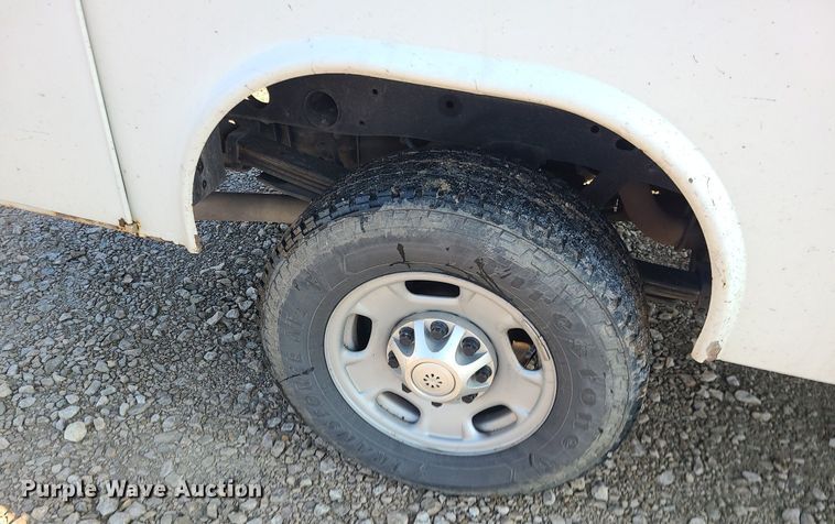 image for item LE9200 2012 Chevrolet Silverado 2500HD  utility bed pickup truck