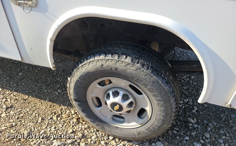 image for item LE9200 2012 Chevrolet Silverado 2500HD  utility bed pickup truck