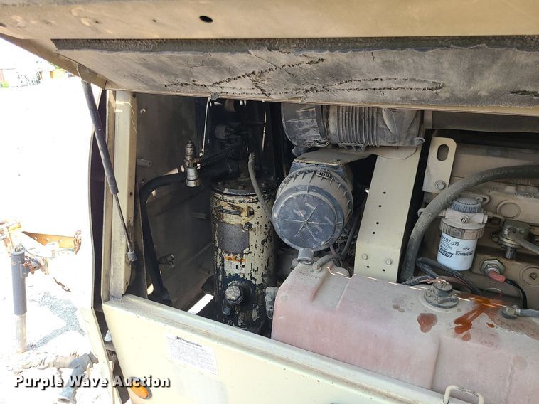 image for item LE9229 Ingersoll Rand 185WJD  air compressor