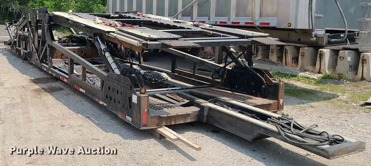 image for item LE9236 2007 Delavan  car carrier