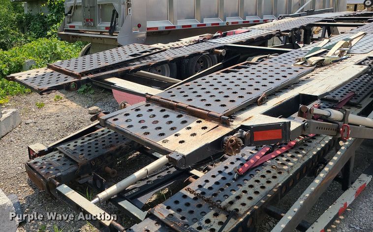 image for item LE9236 2007 Delavan  car carrier