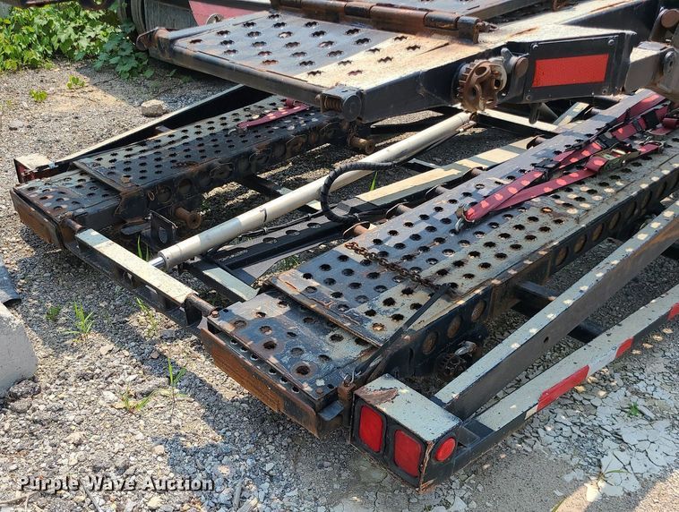 image for item LE9236 2007 Delavan  car carrier