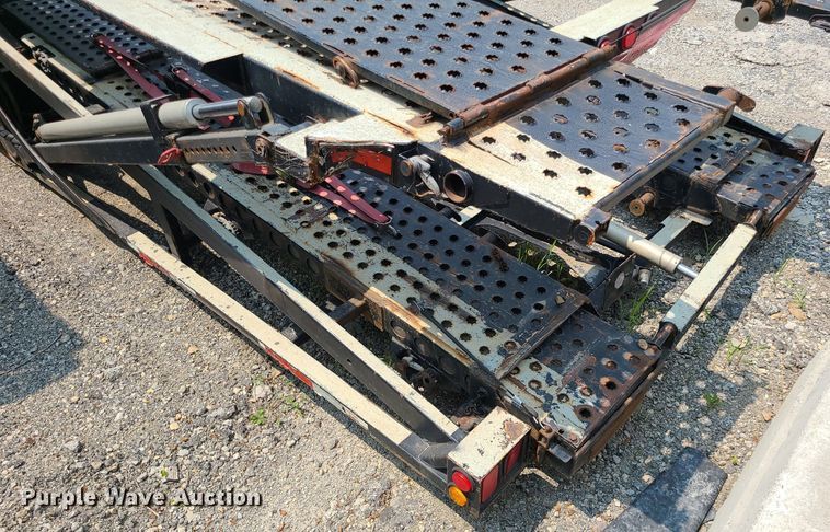 image for item LE9236 2007 Delavan  car carrier