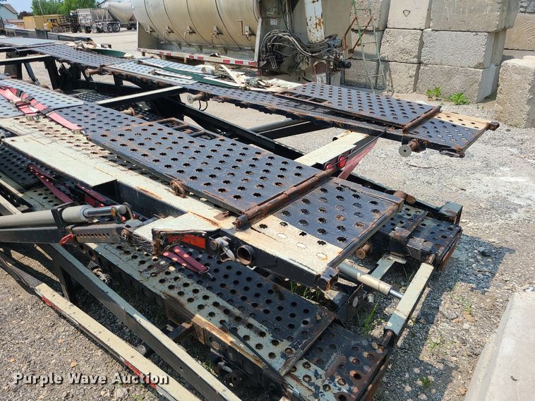 image for item LE9236 2007 Delavan  car carrier