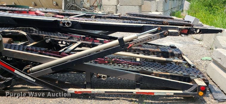 image for item LE9236 2007 Delavan  car carrier