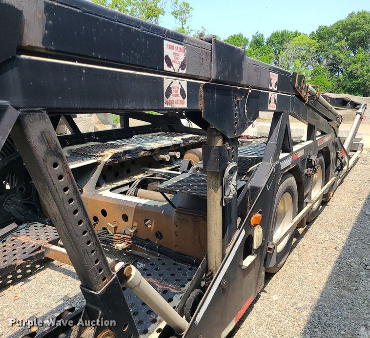 image for item LE9236 2007 Delavan  car carrier