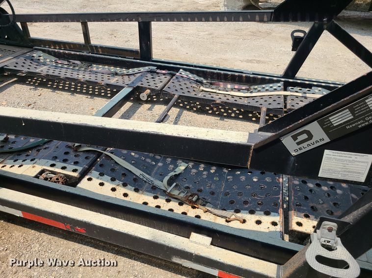 image for item LE9236 2007 Delavan  car carrier