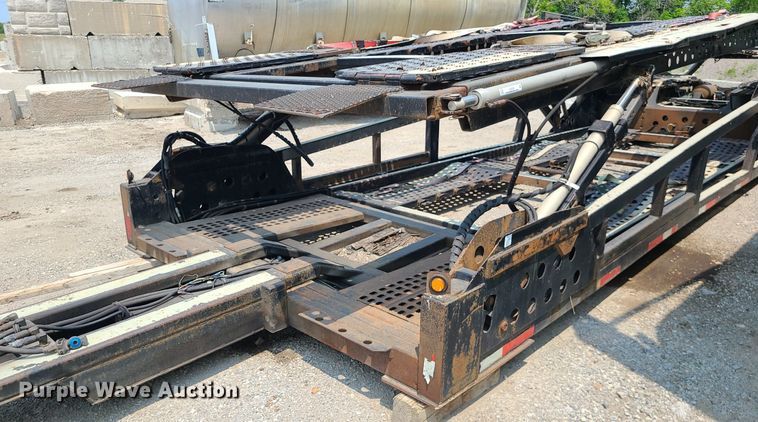 image for item LE9236 2007 Delavan  car carrier